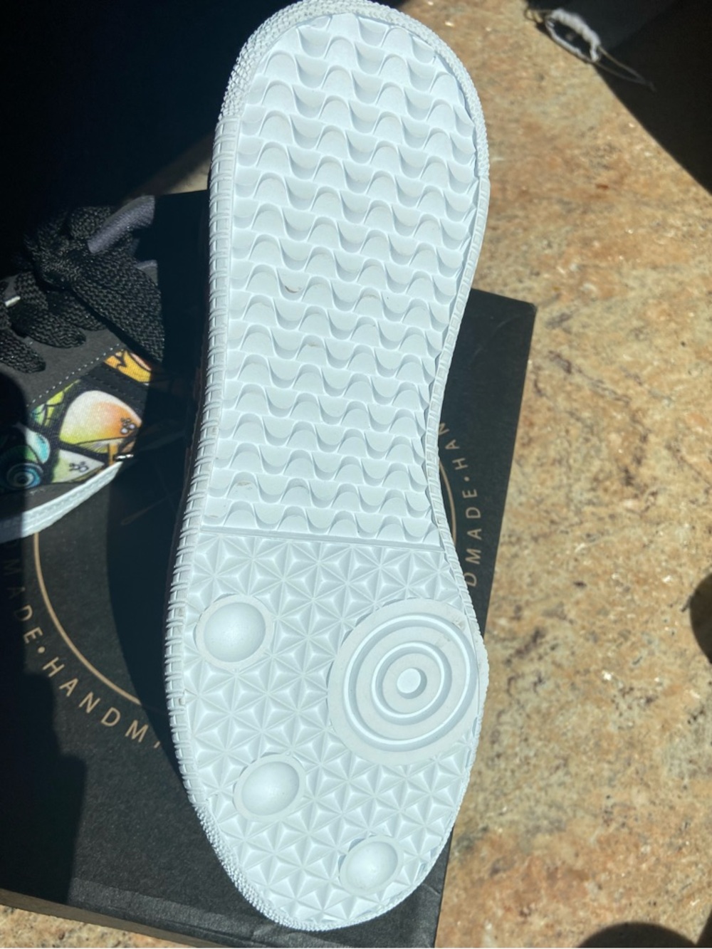 inkkas Butterfly Print Low-Top Sneakers - New in Box / Never Worn. - Picture 3 of 7